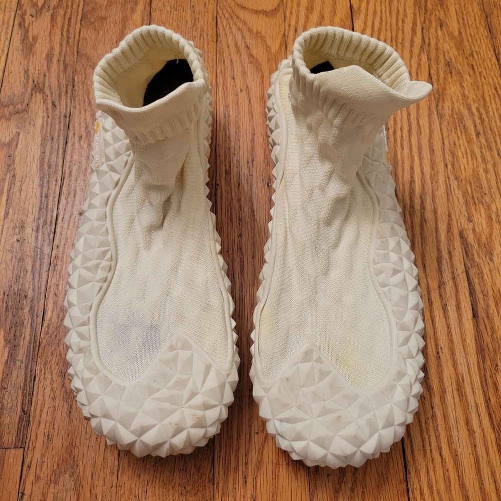 Gallon Shark 42/43 Sock Sneakers Cream Textured Sole Barefoot Outdoor Shoes - Picture 2 of 8